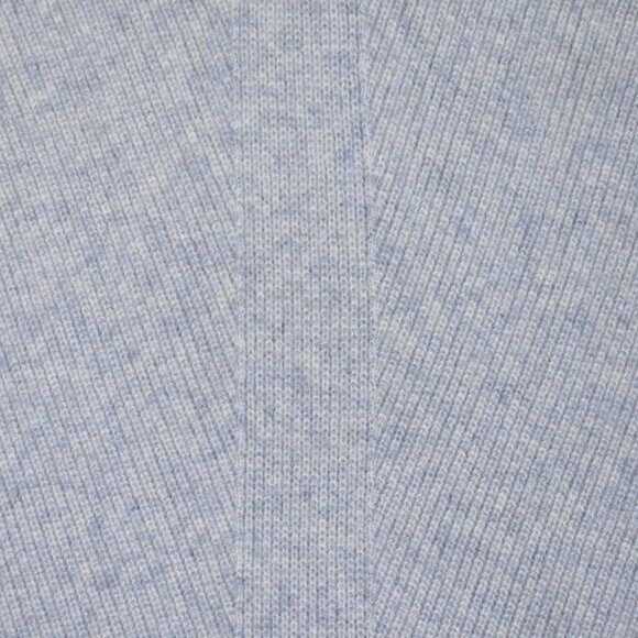 Banana Republic Grey Cashmere Scarf with flared ends - Picture 8 of 9